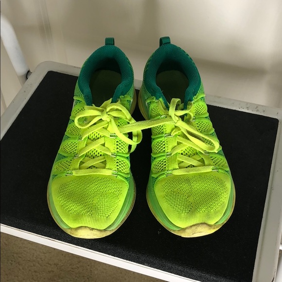 nike shoes lime green